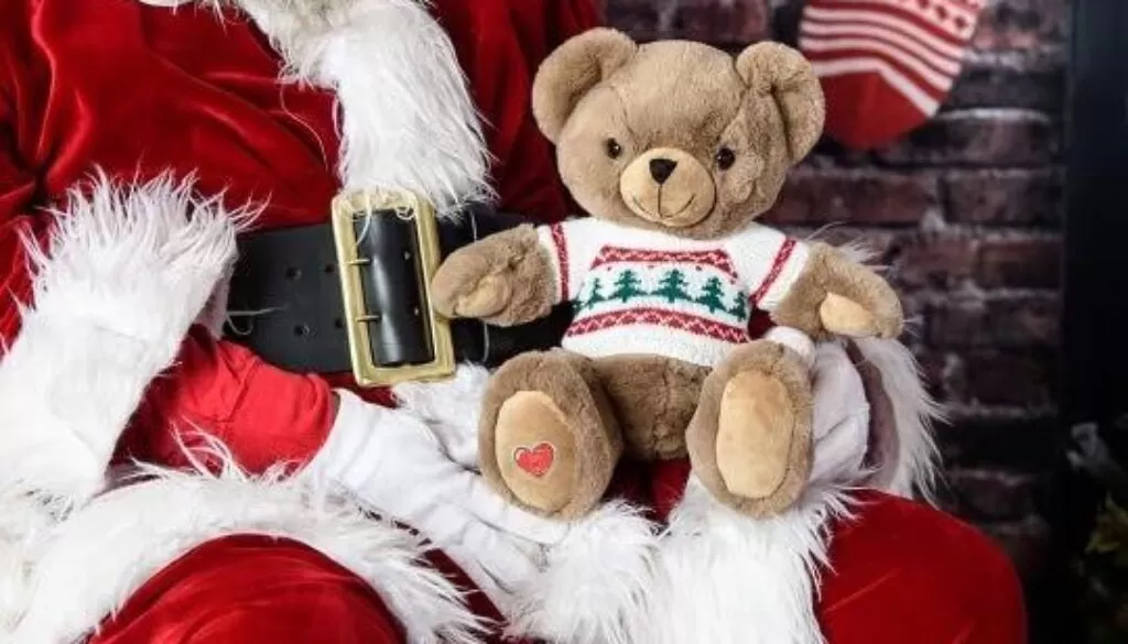 Know an expecting couple? We've got you covered! Purchase an e-gift card easily online or call the studio at 615-753-1889 to pick up a gift-wrapped card today!