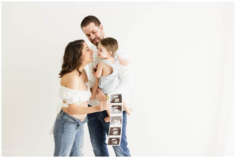 Nashville gender reveal photoshoot, pregnancy announcement photoshoot near me, 2d ultrasound near me, 2d ultrasound nashville