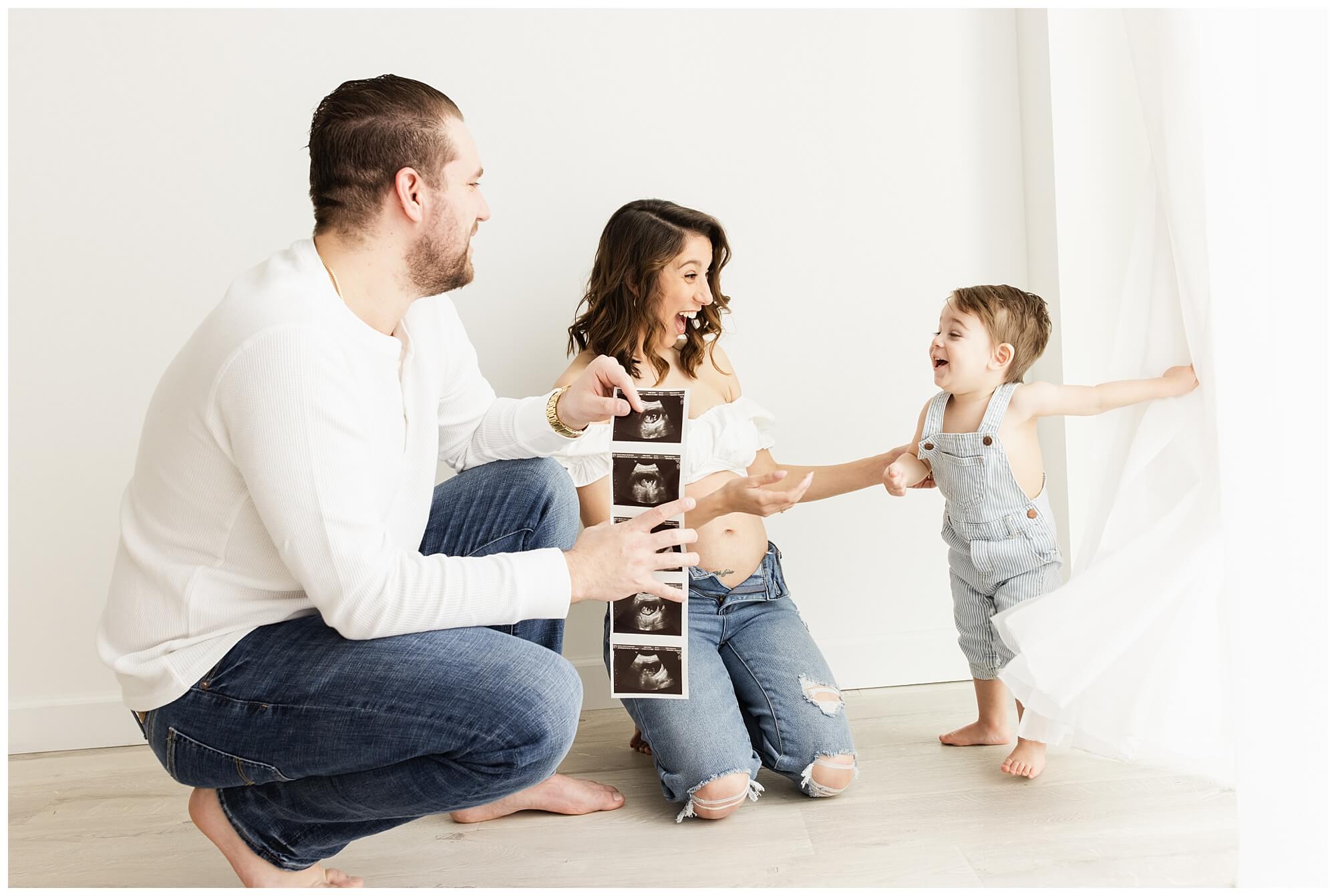 Nashville gender reveal photoshoot, pregnancy announcement photoshoot near me, 2d ultrasound near me, 2d ultrasound nashville